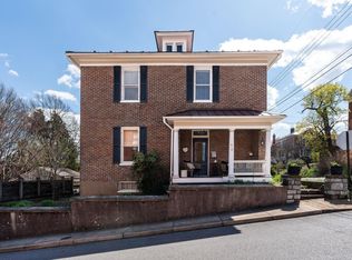 410 W Johnson St, Staunton, VA 24401