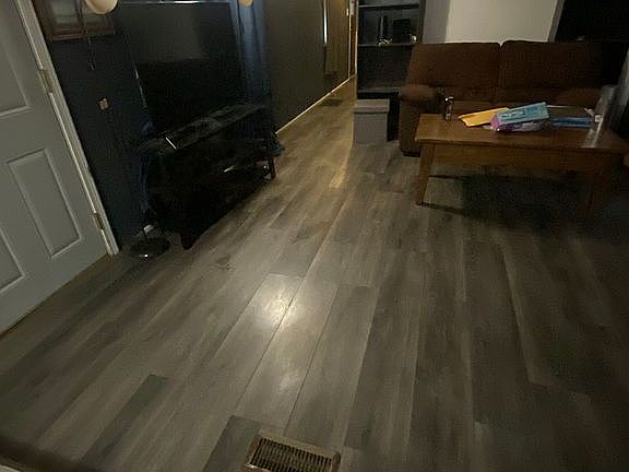 4th image of 1134 Crestwood Dr