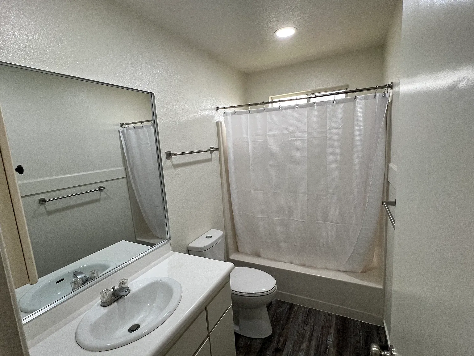 2 bed, 825 sqft, $1,470 — Photo 3