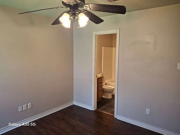 129 Richards St #B — Photo 14