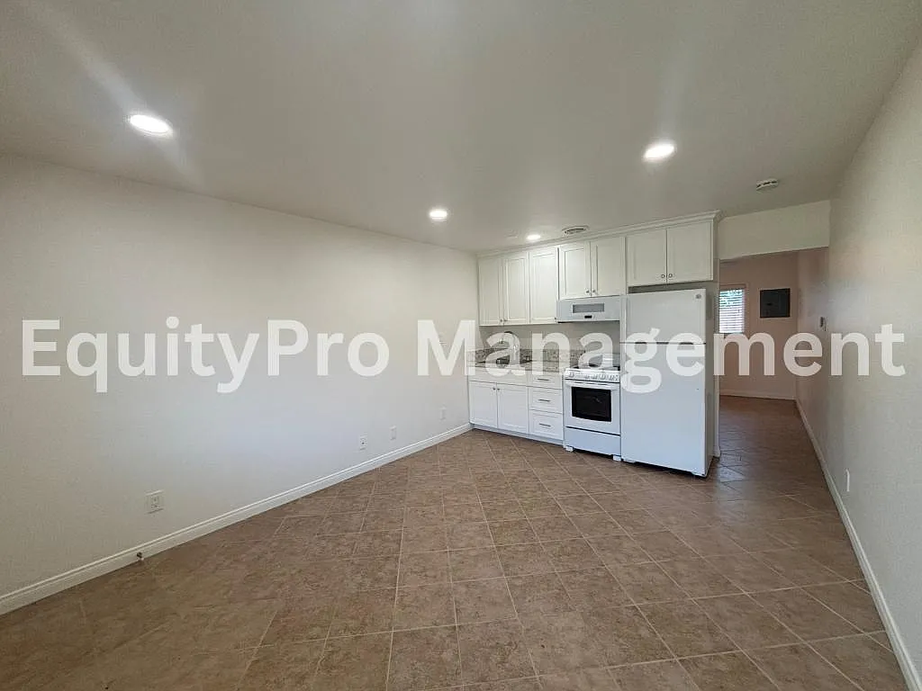 7043 Pickering Ave. #6 Whittier, CA — Photo 2