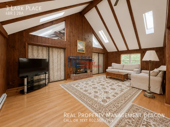 3 Lark Pl, Enfield, NH 03748