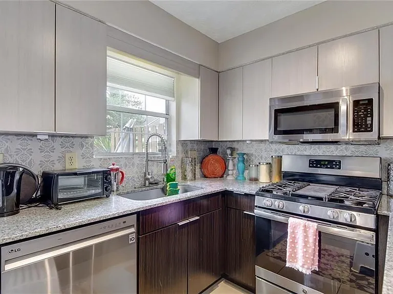 6638 Witherington Ct — Photo 8