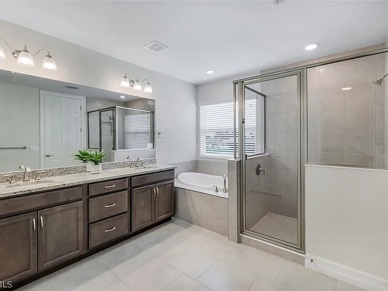 421 Coral Reef Pl — Photo 20