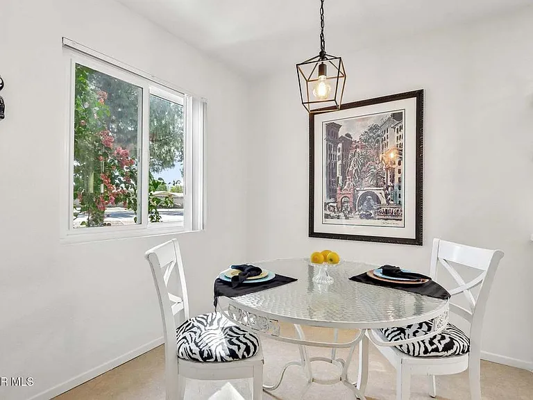 1725 Sequoia Ave — Photo 1