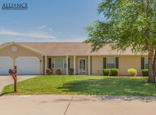 3884 Fox Ridge Dr, Manhattan, KS 66502