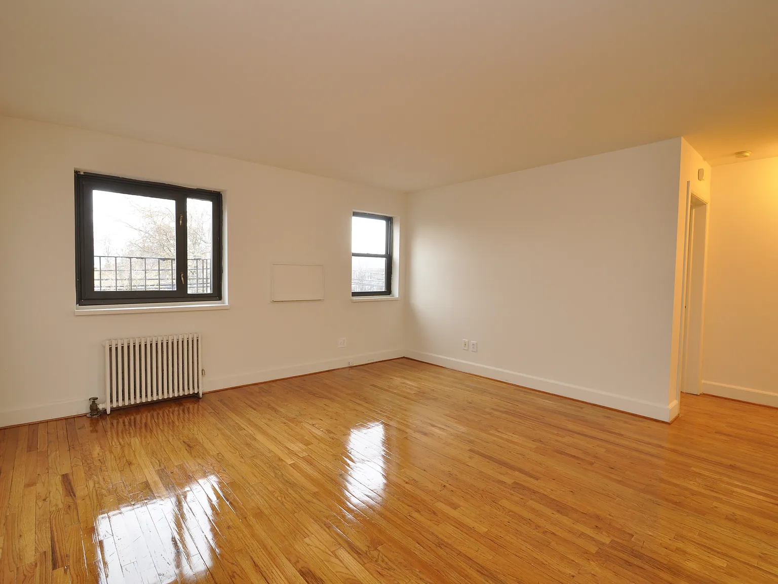 43rd Ave, Bayside — Photo 4