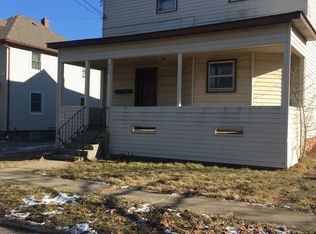 922 Tappan St #B, Woodstock, IL 60098