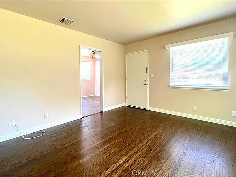 240 N Shamrock Ave — Photo 6