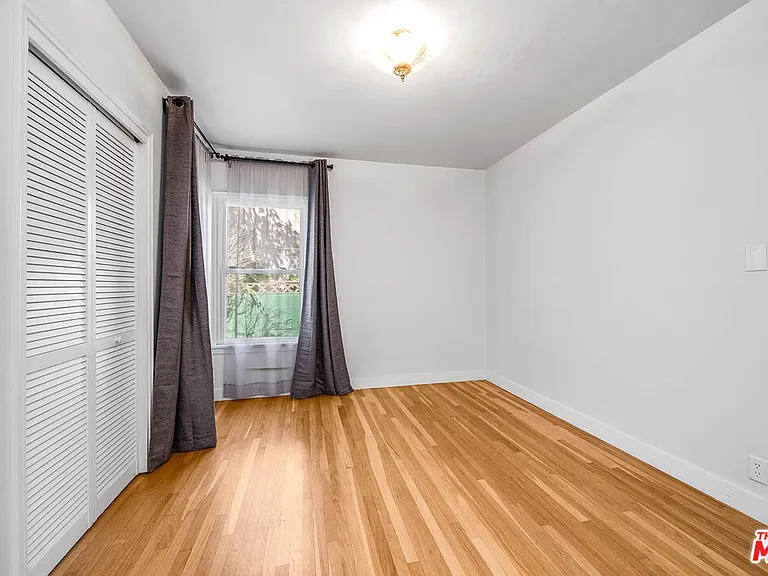 1400 W Clark Ave — Photo 21