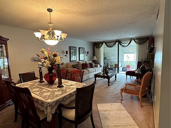 2nd image of 1830 N Lauderdale Avenue #4108