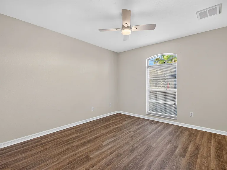 903 SE 5th Ave — Photo 23