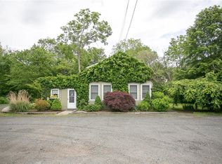 650 Crandall Rd, Tiverton, RI 02878