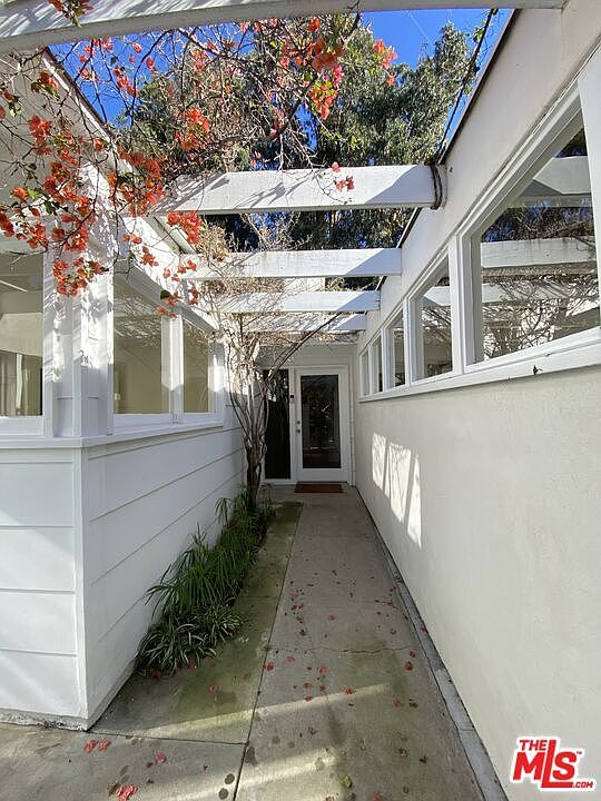 626 Bienveneda Ave, Pacific Palisades, CA 90272, MLS# 21-693896