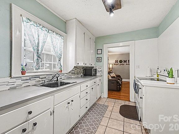 5th image of 409 Miles Rd