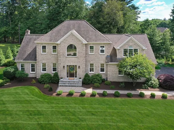 15 Saddle Ridge Rd, Holliston, MA 01746