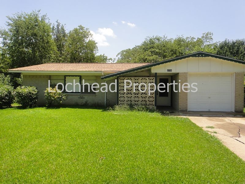 1st image of 2725 Catalina Dr