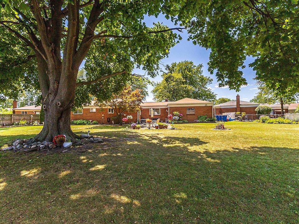 1st image of 25862 Gunston Ave
