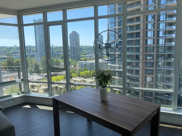 2008 Rosser Ave #910, Burnaby, BC V5C 0H8