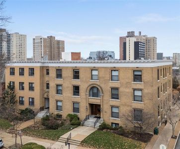 4496 Maryland Ave APT 3C, Saint Louis, MO, 63108