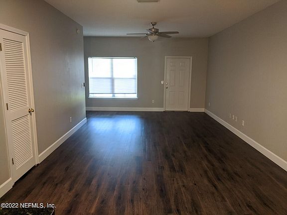 4th image of 529 Southbranch Dr