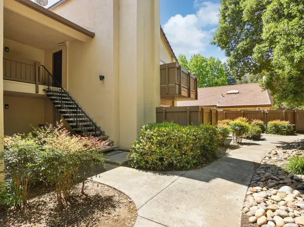 3701 Colonial Dr, Modesto, CA 95356