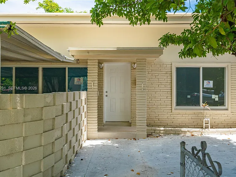 1701 NW 19th Ave — Photo 11
