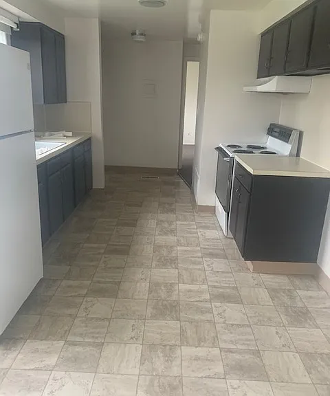320 Ashland Dr #6 — Photo 2