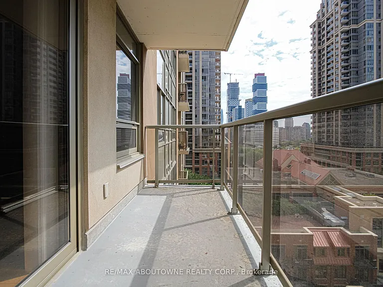 350 Princess Royal Dr #1002 — Photo 33