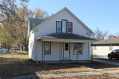 2nd image of 305 E Indiana Ave