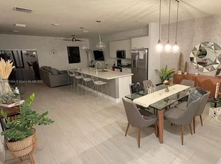 10407 NW 82nd St #4, Doral, FL 33178