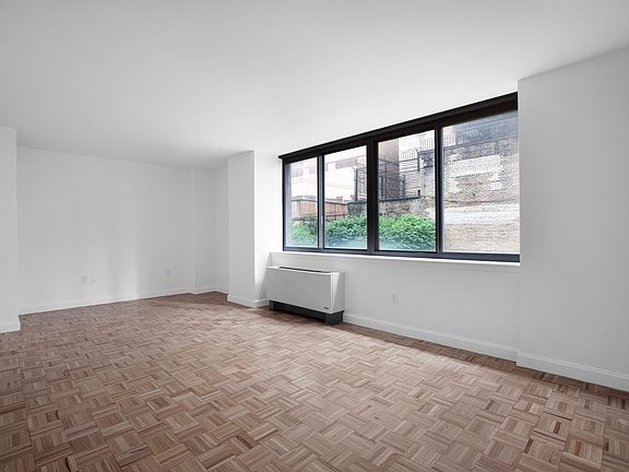 3rd image of 360 W 43rd St APT N5b