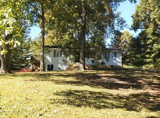 100 Pin Oak Ct, Cottontown, TN 37048