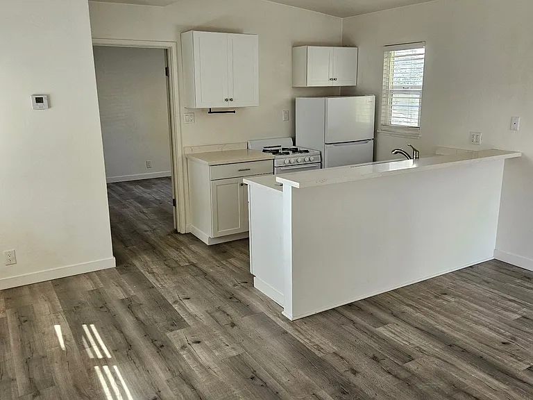 1936 Stuart St #4 — Photo 2