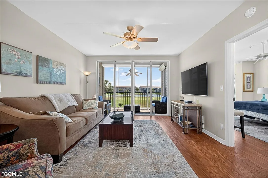 2 bed, 2.0 bath, 967 sqft, $4,000 — Photo 3