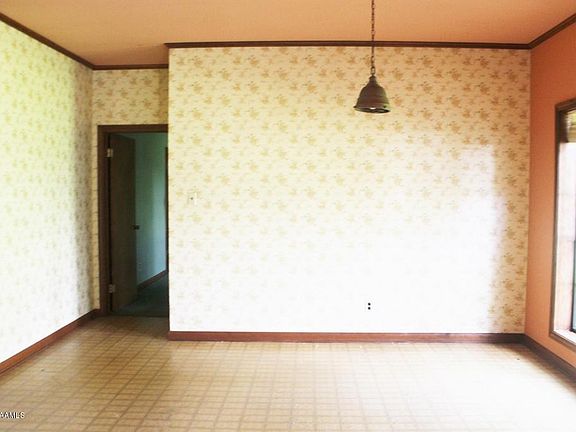 2nd image of 219 N Leonard St