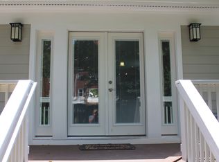 202 E Glebe Rd, Alexandria, VA 22305