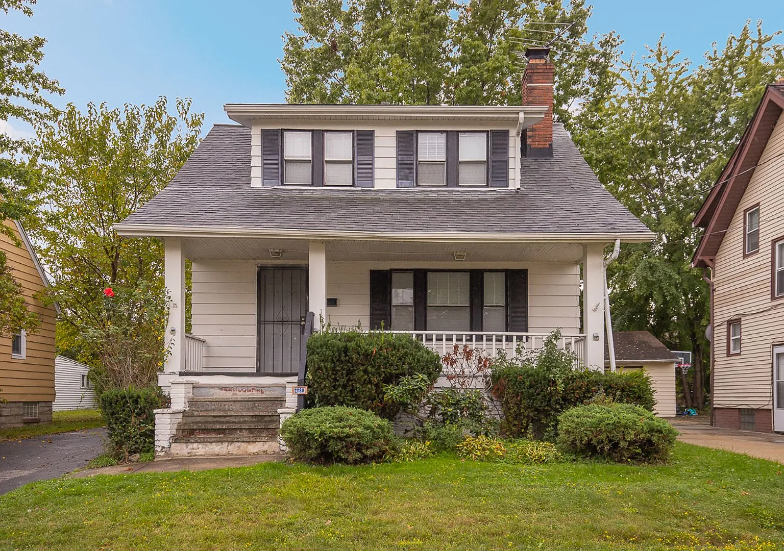 3 Bedroom/2 bath Single House!! Euclid — Photo 1