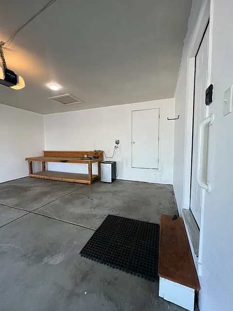 3 bed, 1400 sqft, $2,675 — Photo 4