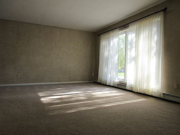 2nd image of 322 Droz Dr #A