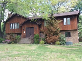 7 Rhinesmith Rd, West Milford, NJ 07480