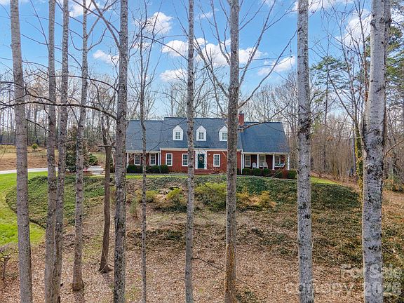 3rd image of 4125 Hideaway Ct NE