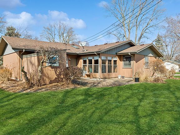 2nd image of 683 Riviera Dr