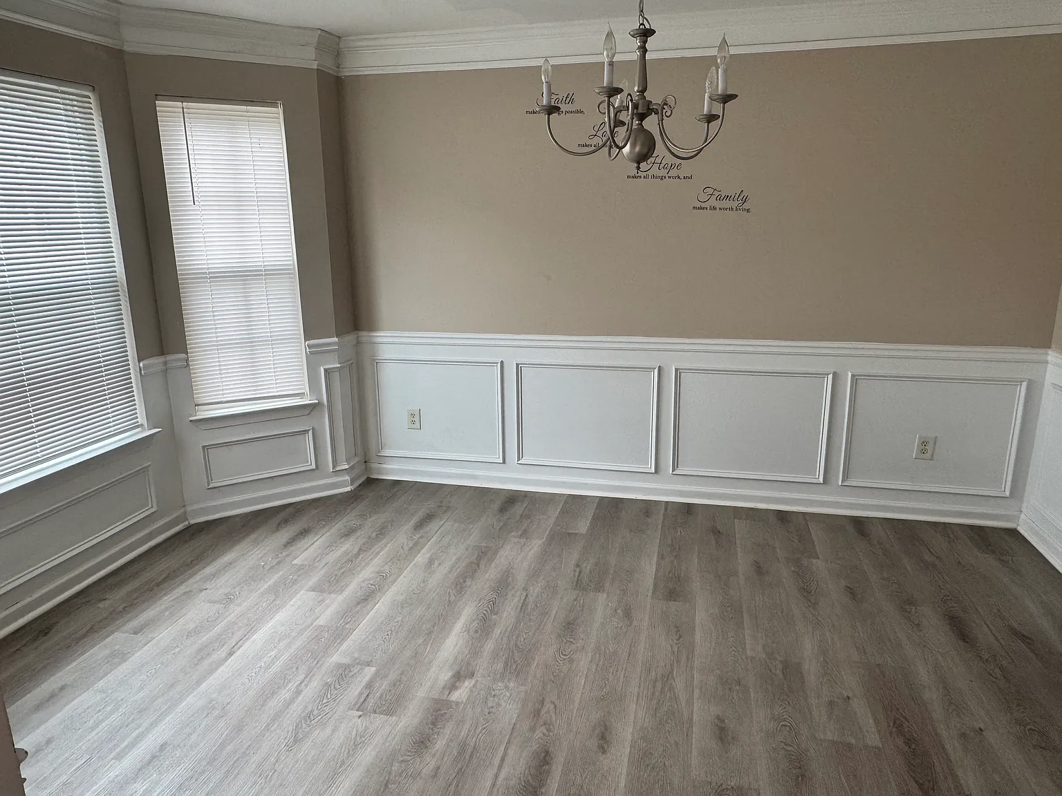 4 bed, 2.5 bath, 2026 sqft, $1,800 — Photo 2