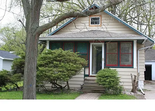 418 N Foster Ave Photo 1