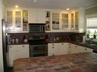 6940 Coyote Run Rd, Bryan, TX 77808