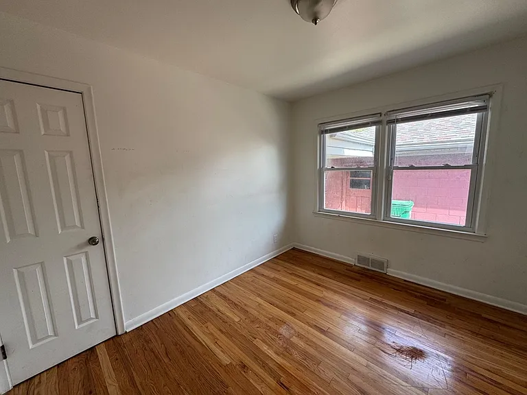 14615 Stephens Rd — Photo 9