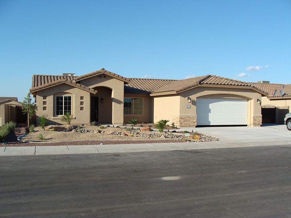 (Before garage was painted, same color as house)