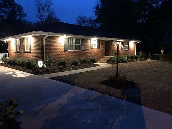 3rd image of 3 Shamrock Dr