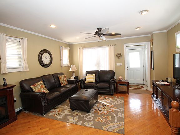 5th image of 38 Glover Ave